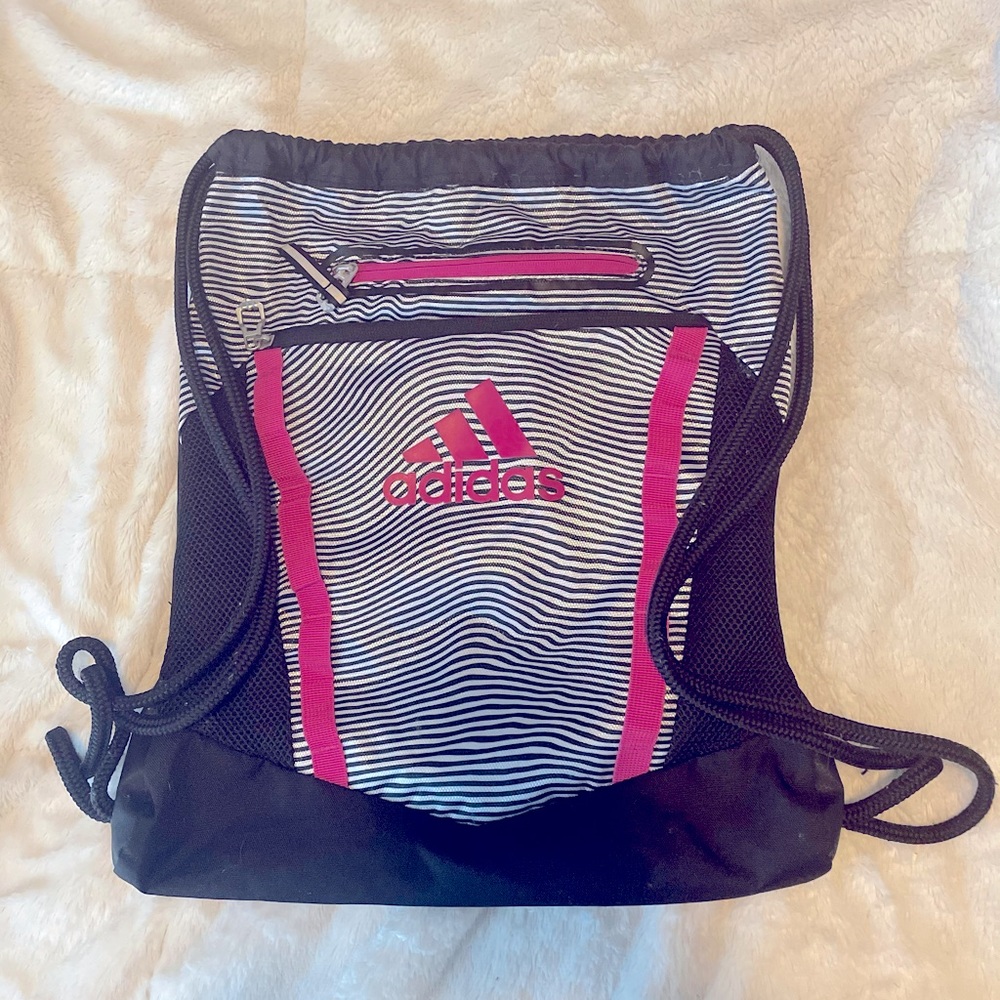 Adidas women’s drawstring bag.